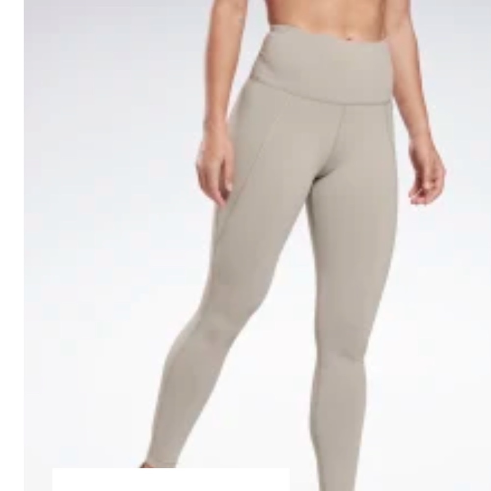 NWOT Rebook leggings, M